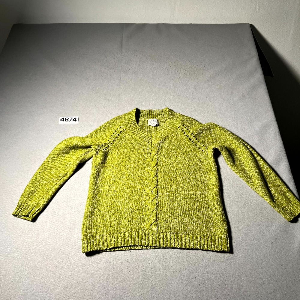 St. John's Bay Sweater Womens M Green Acrylic Cable Knit V Neck Raglan Sleeve